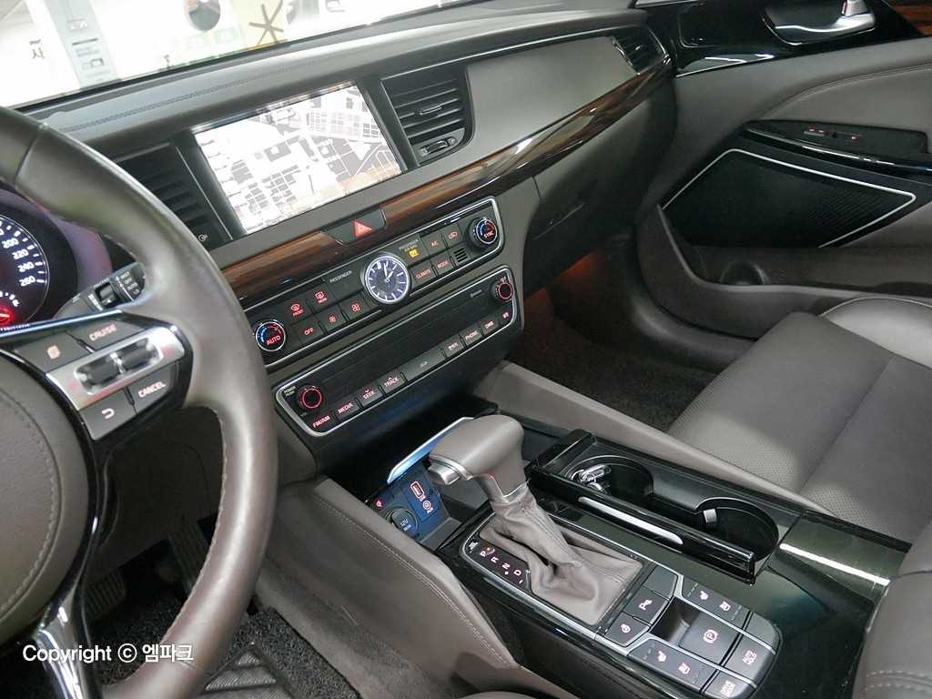 KIA K7 - Vista 8