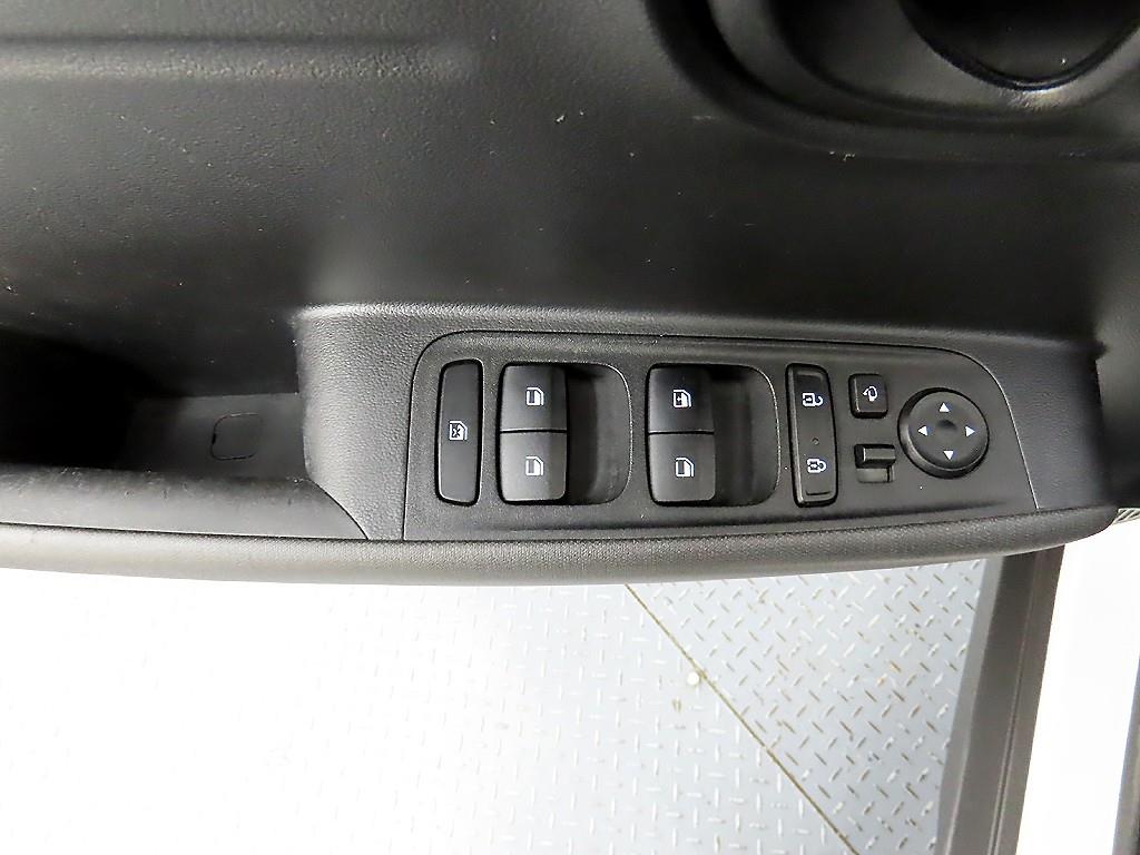 HYUNDAI Casper - Vista 11