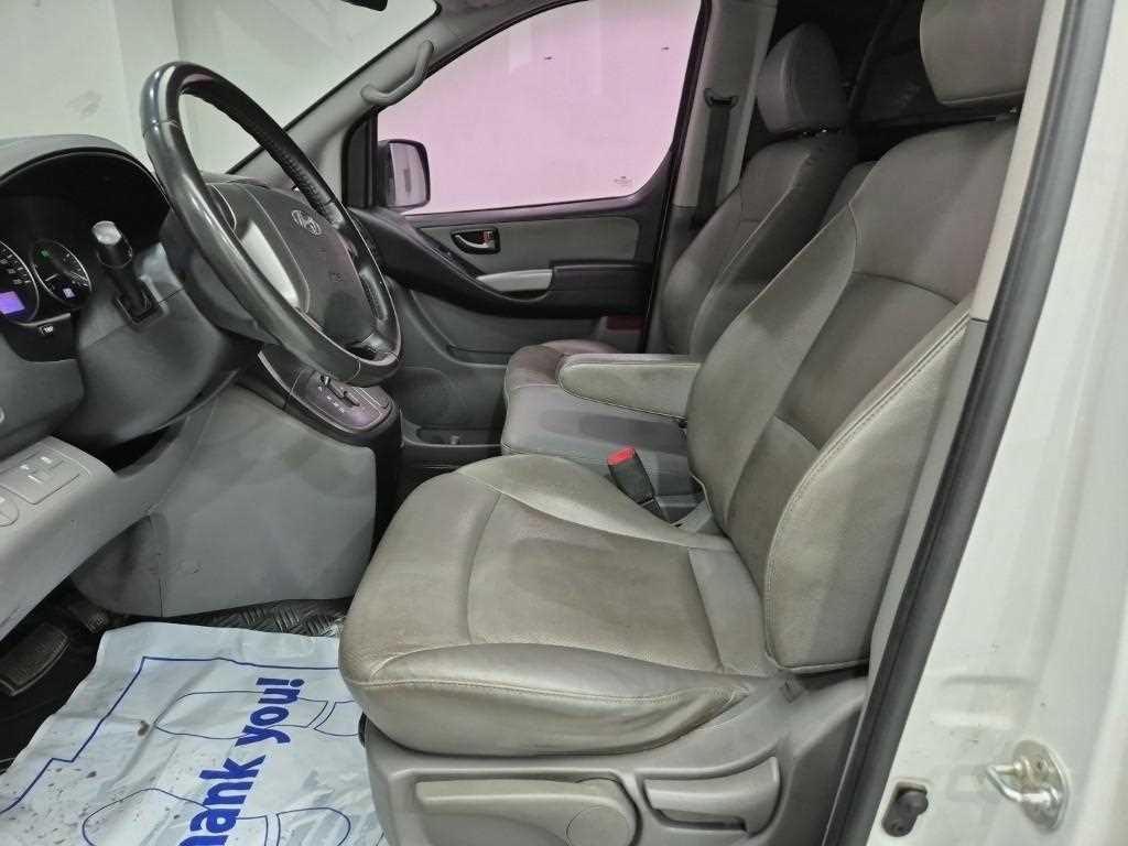 HYUNDAI Starex - Vista 11