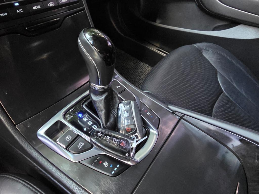 HYUNDAI Grandeur - Vista 12