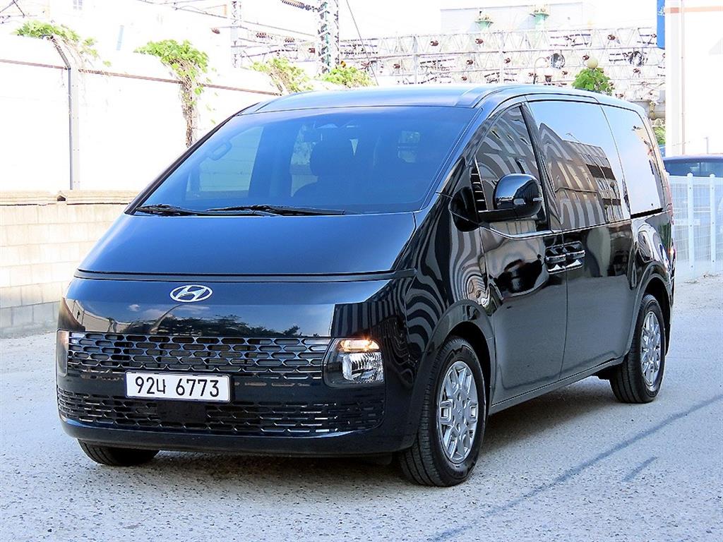 HYUNDAI Staria - Vista 2
