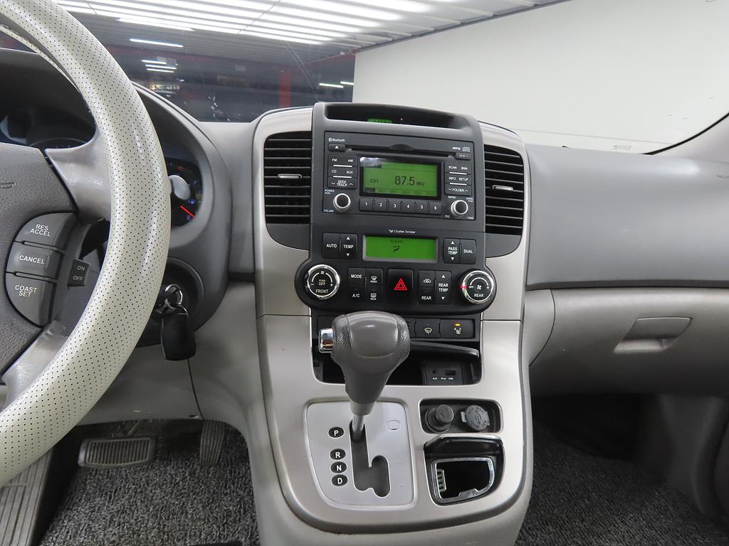KIA Carnival - Vista 11