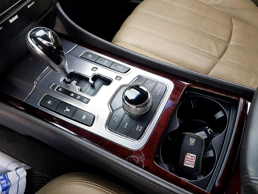 HYUNDAI Equus - Vista 11