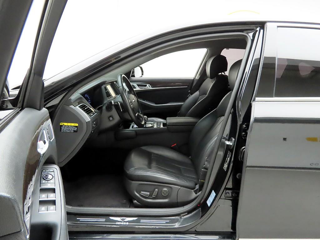 Genesis G80 - Vista 12