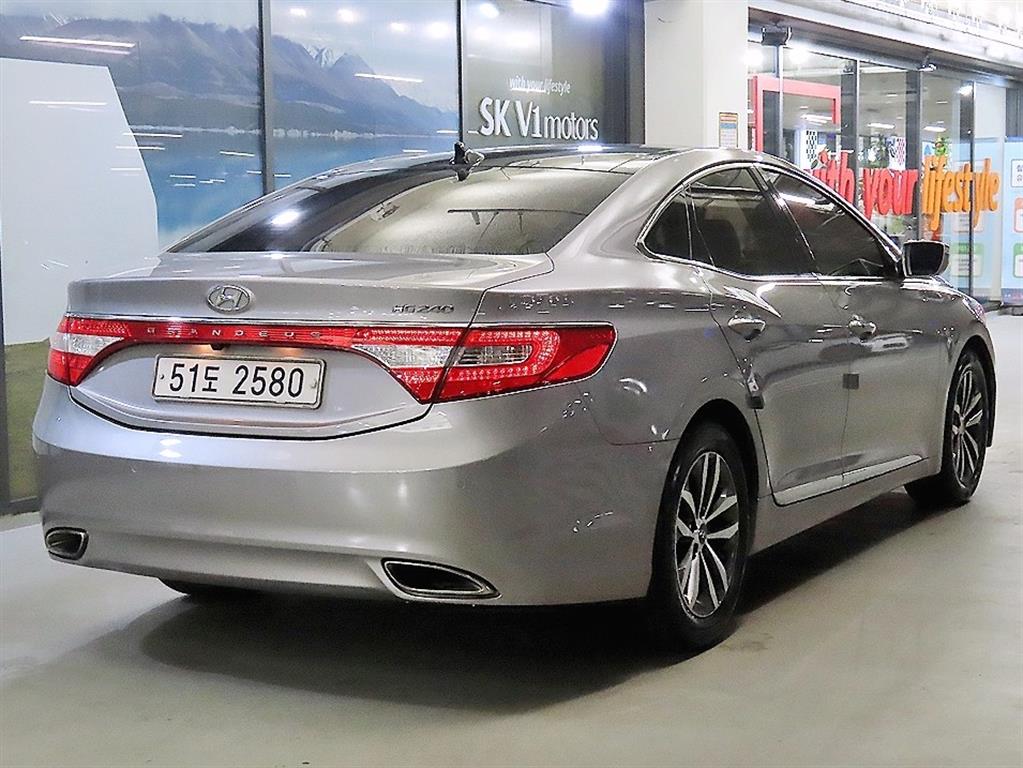 HYUNDAI Grandeur - Vista 4