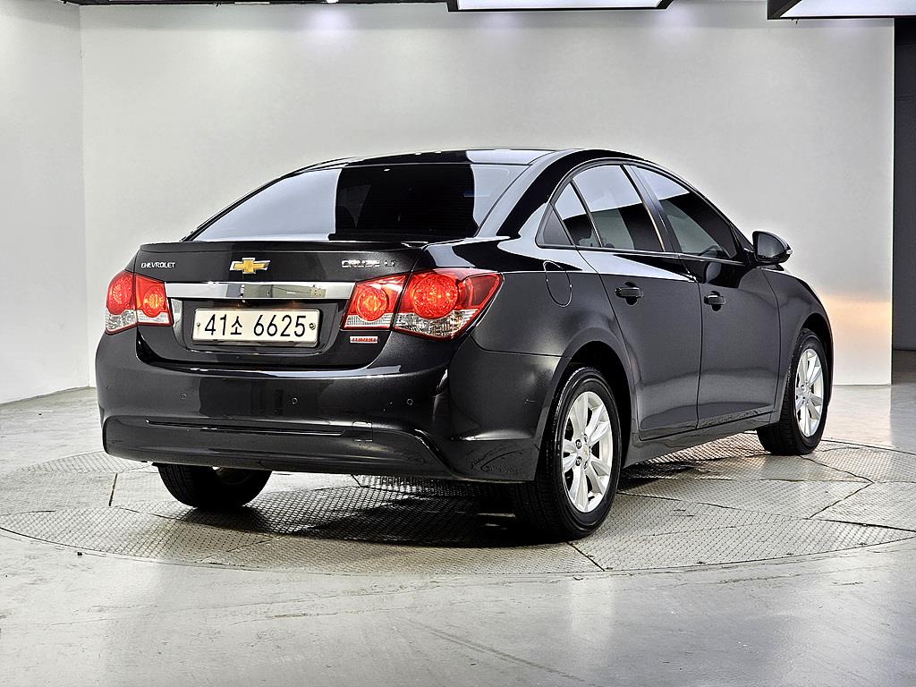 Chevrolet Cruise - Vista 4
