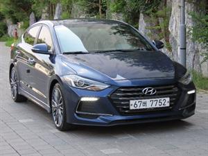HYUNDAI Avante - Vista 4
