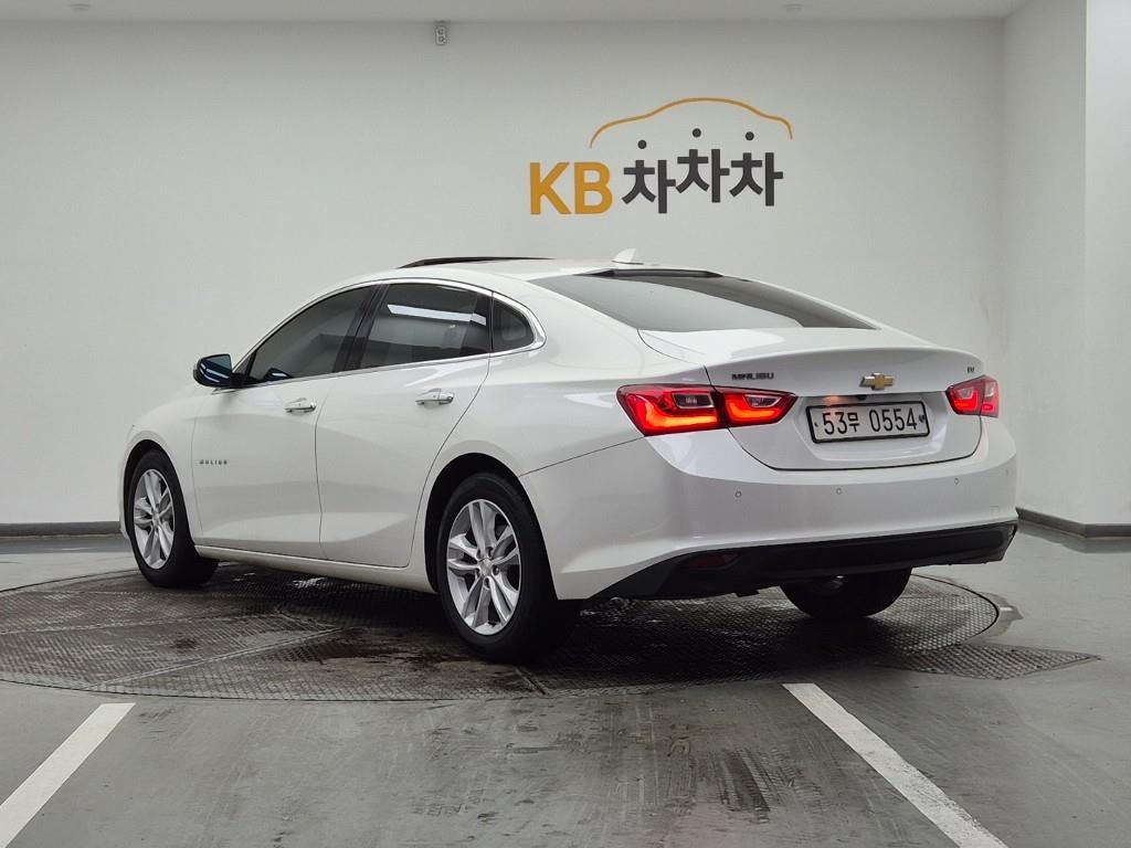 Chevrolet Malibu - Vista 3