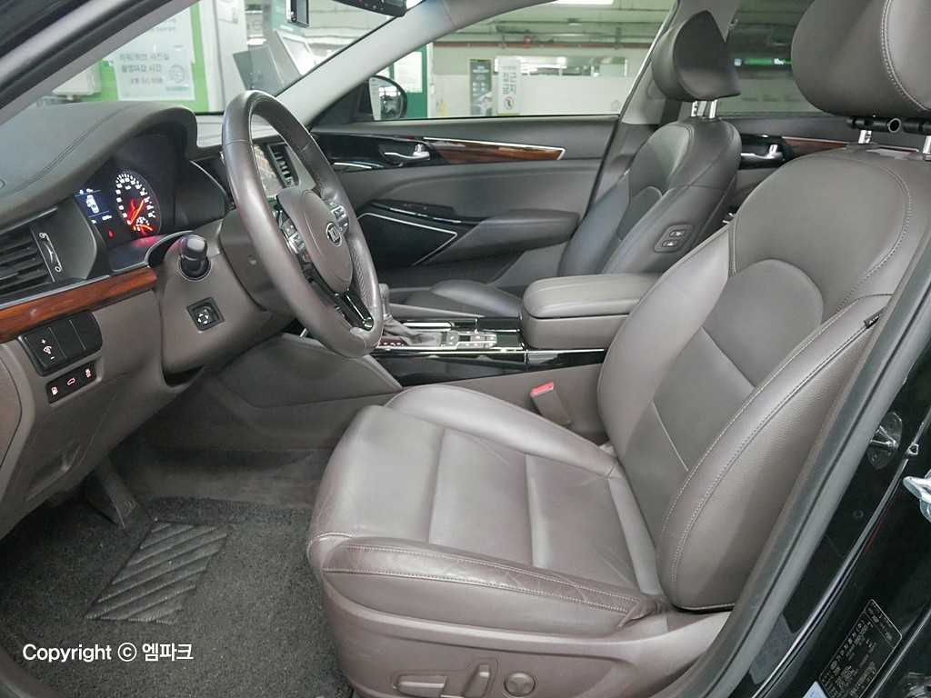 KIA K7 - Vista 9