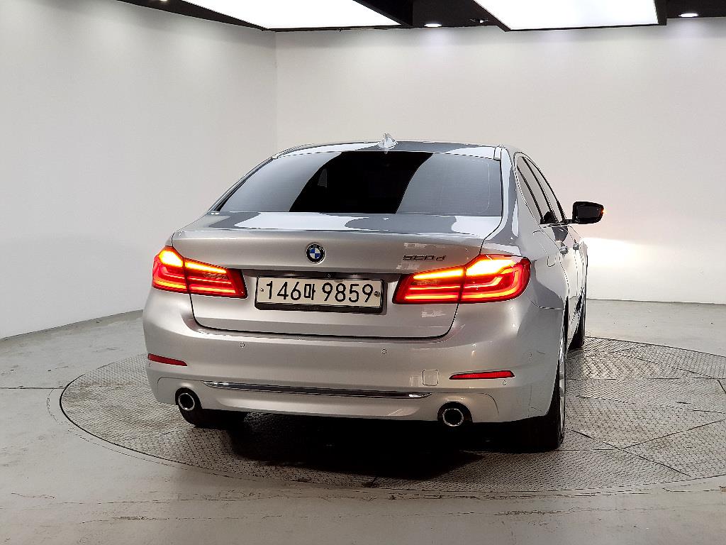BMW 5 Series - Vista 3