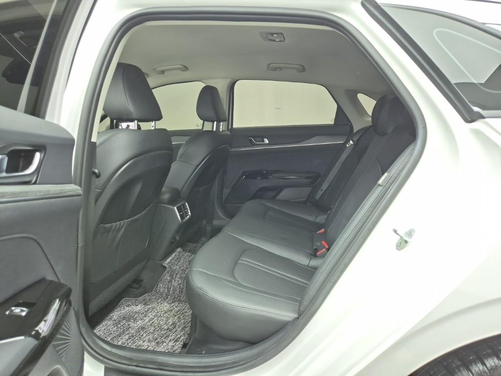 KIA K5 - Vista 12