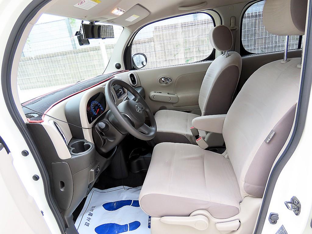 Nissan Cube - Vista 5