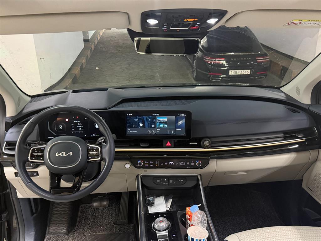 KIA Carnival - Vista 8