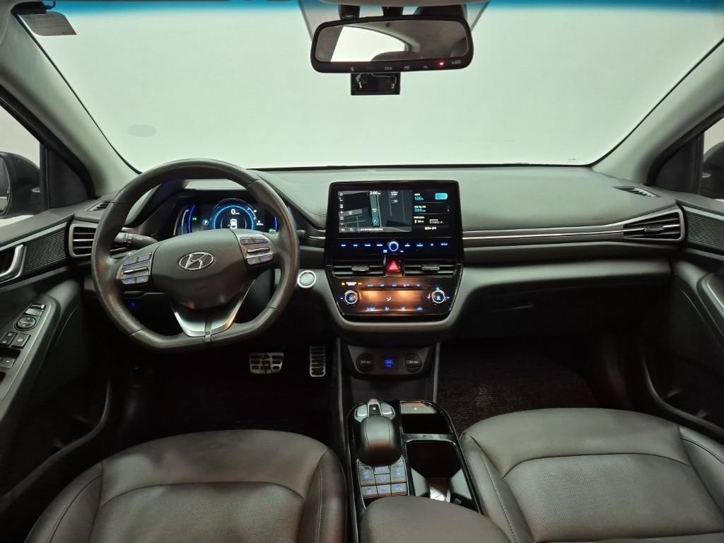 HYUNDAI Ioniq - Vista 5
