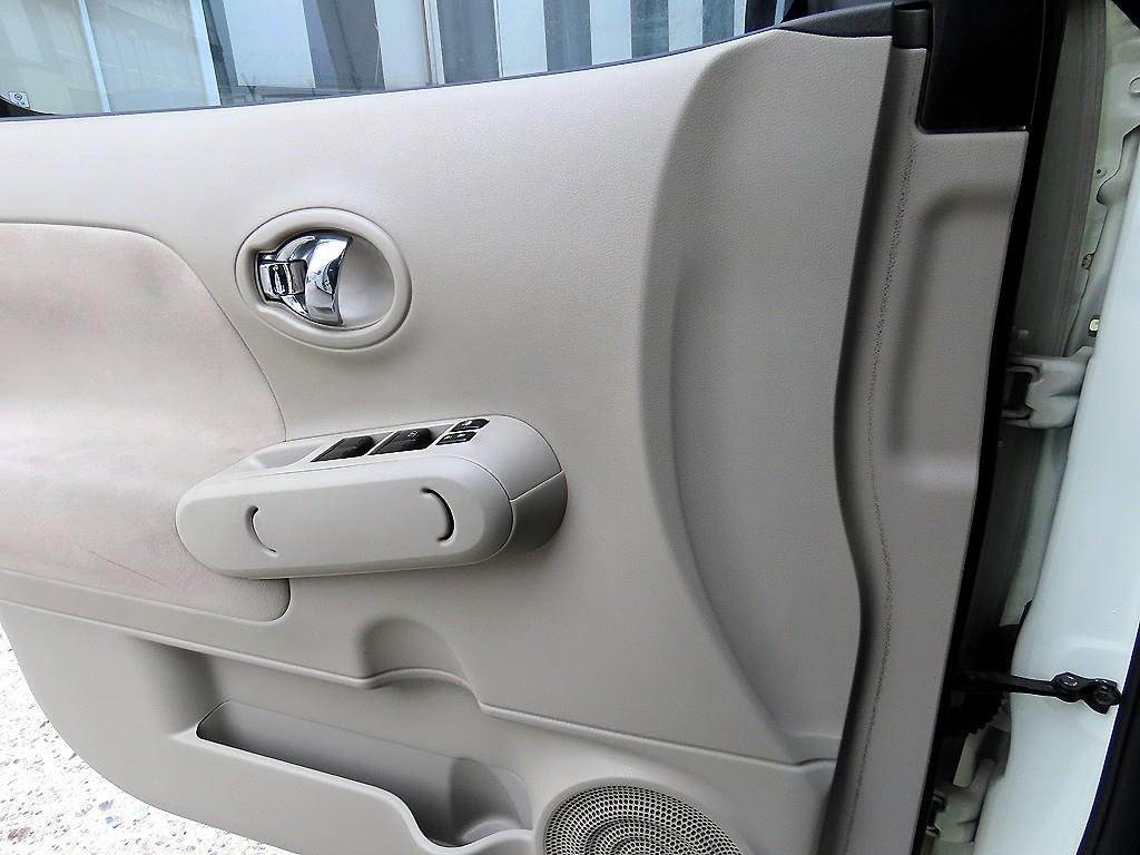 Nissan Cube - Vista 11