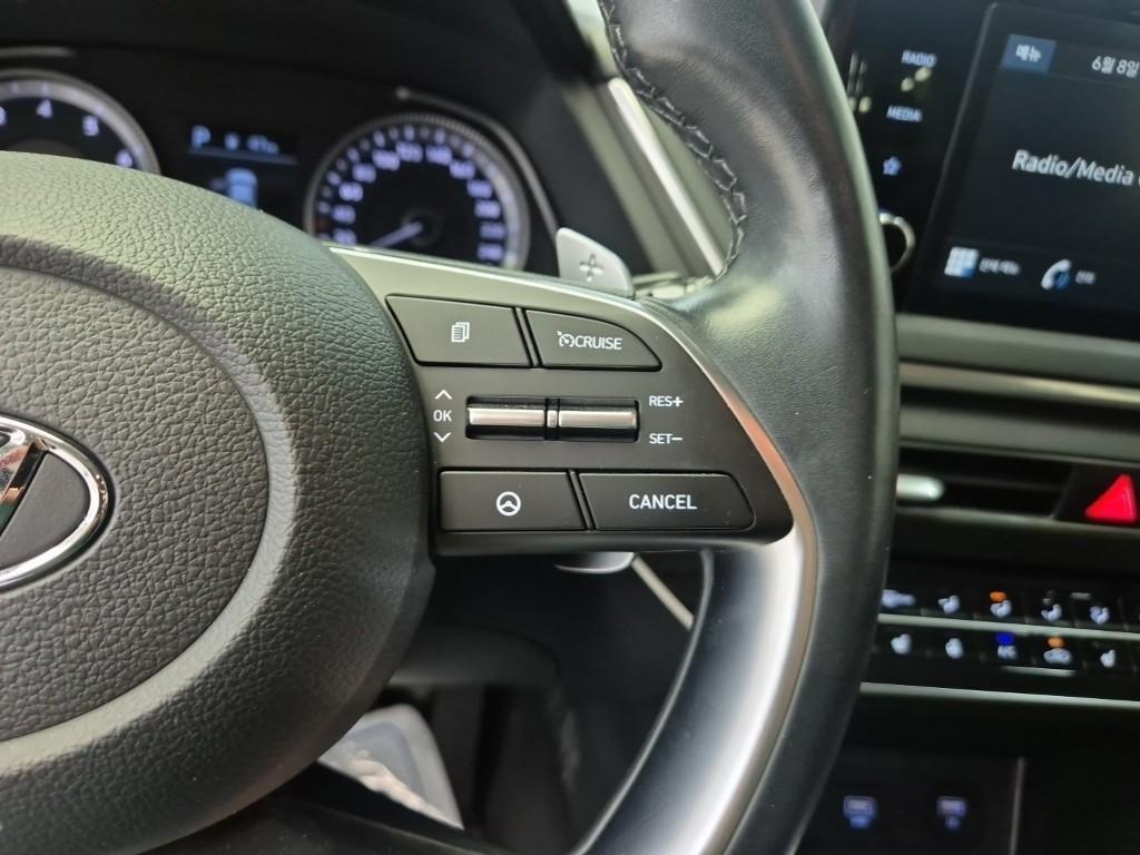 HYUNDAI Sonata - Vista 12