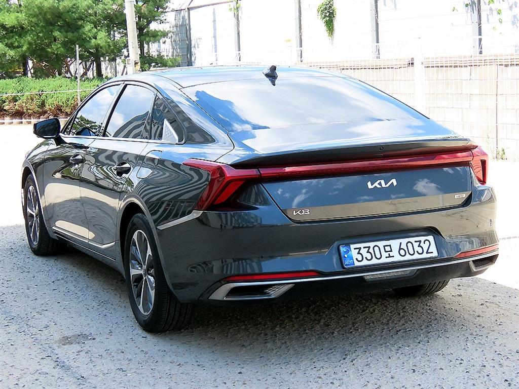 KIA K8 - Vista 3
