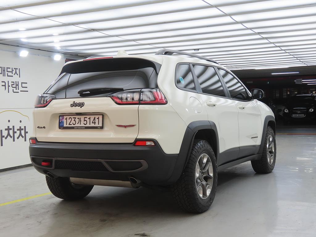Jeep Cherokee - Vista 4
