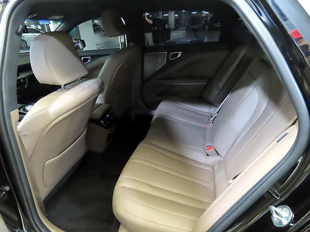 KIA K8 - Vista 7