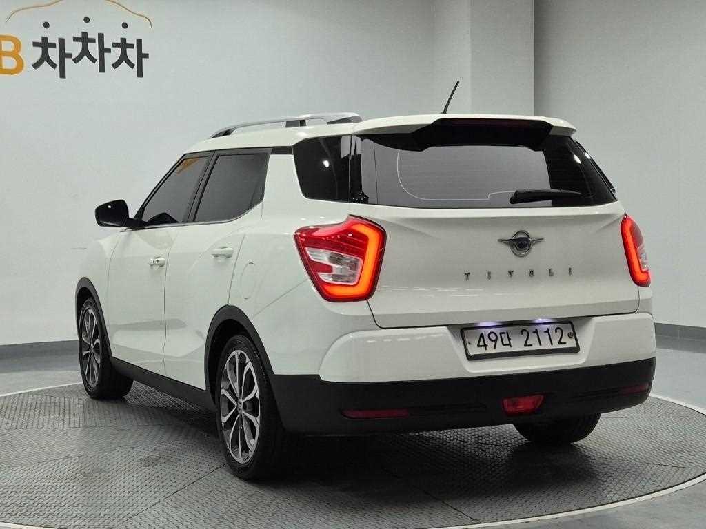 Ssangyong Tivoli - Vista 2