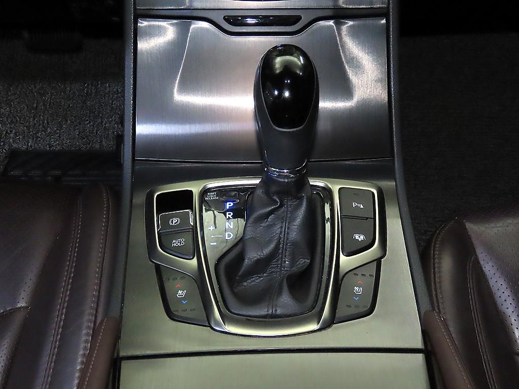 HYUNDAI Grandeur - Vista 12
