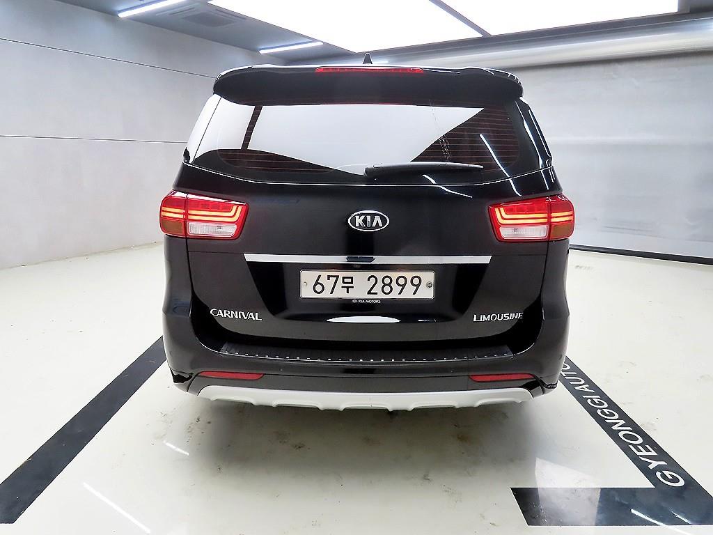 KIA Carnival - Vista 3