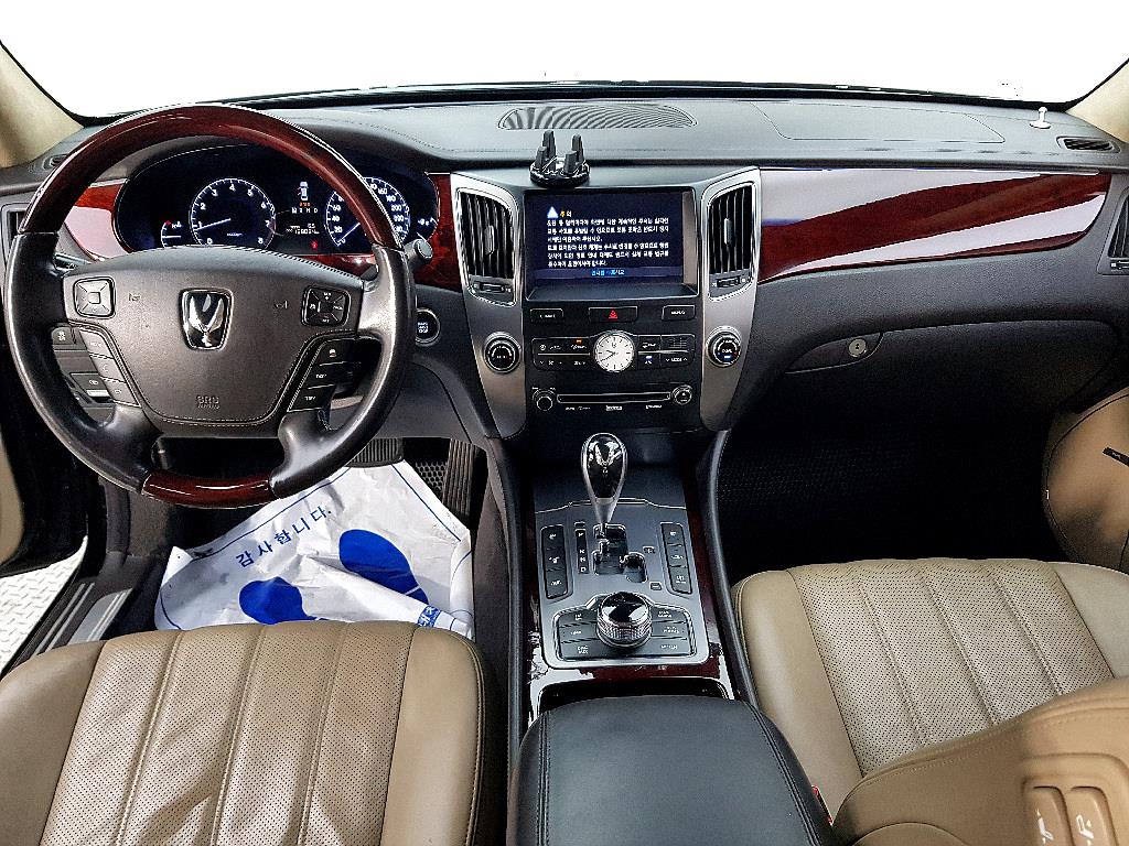 HYUNDAI Equus - Vista 5