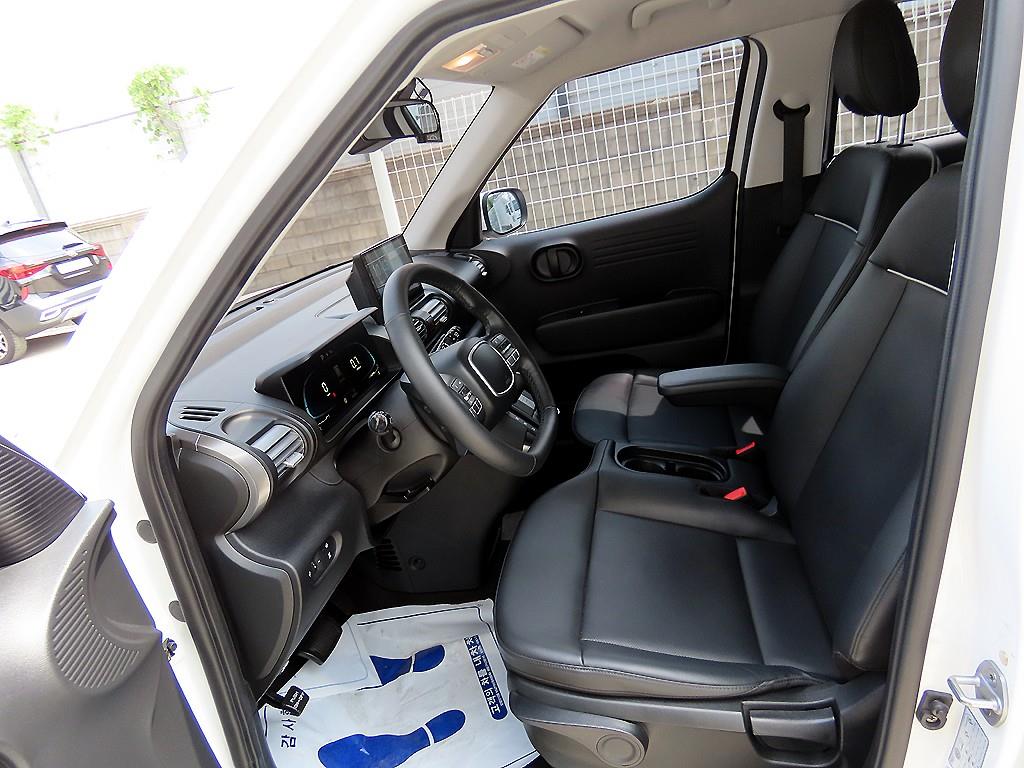 HYUNDAI Casper - Vista 5