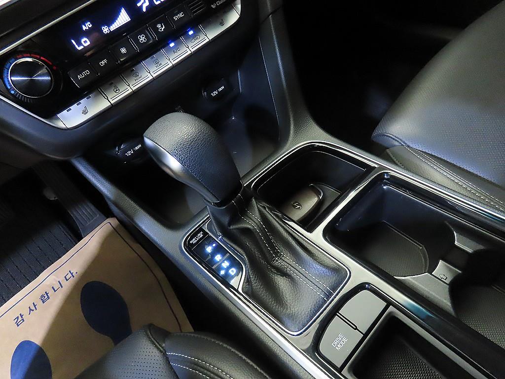 HYUNDAI Sonata - Vista 12