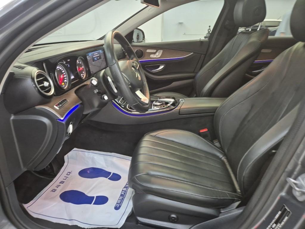 Mercedes Benz E class - Vista 11