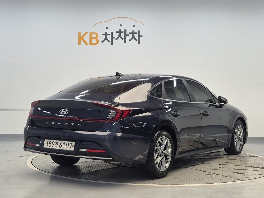 HYUNDAI Sonata - Vista 2