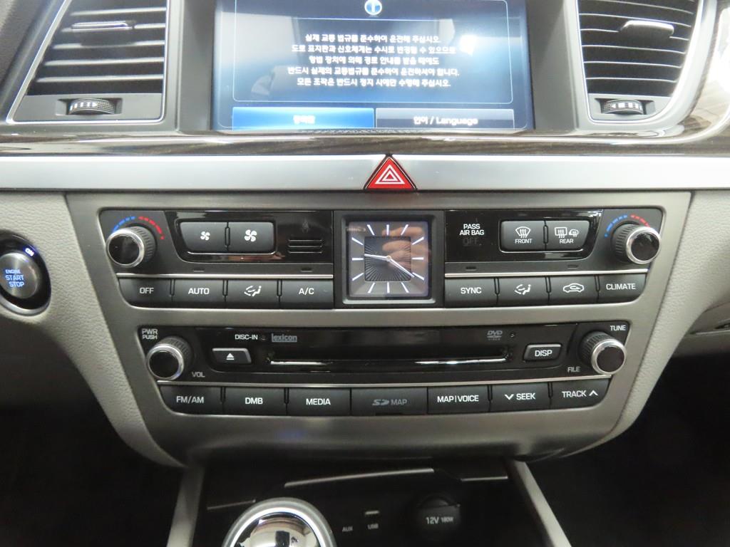 HYUNDAI Genesis - Vista 11