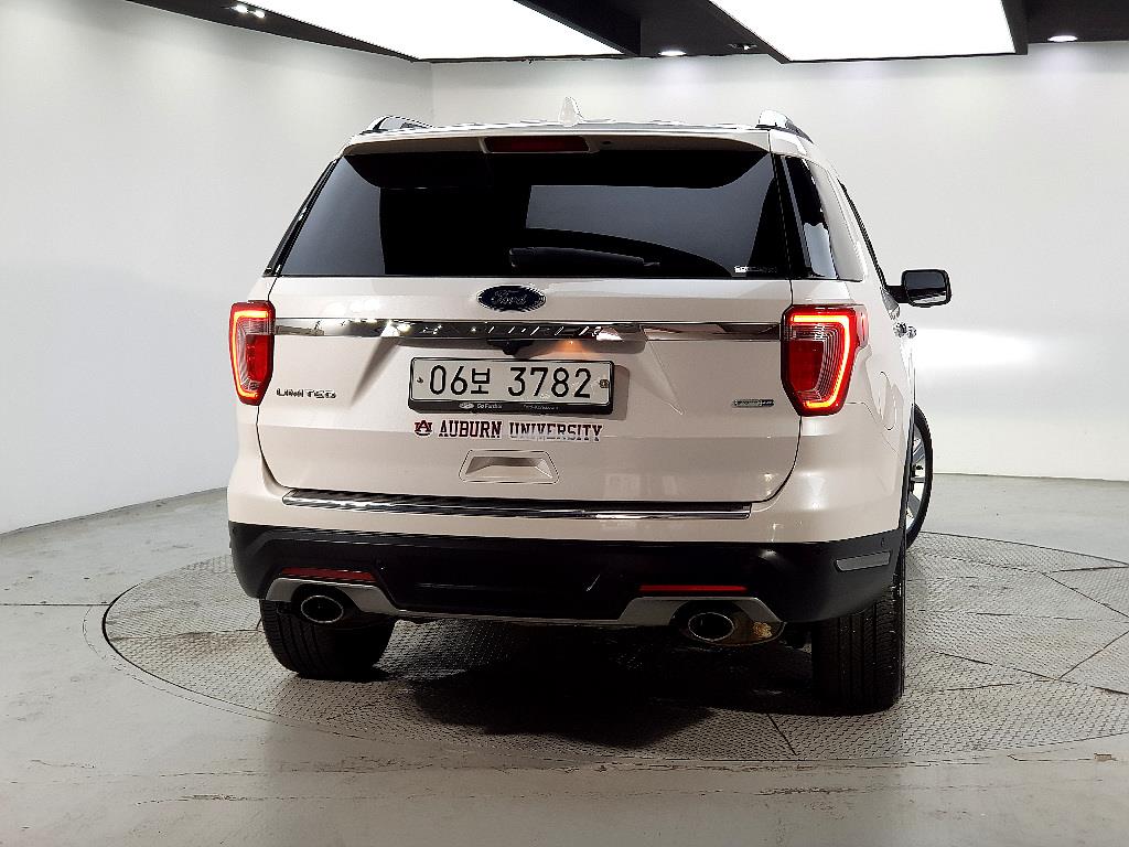 Ford Explorer - Vista 3