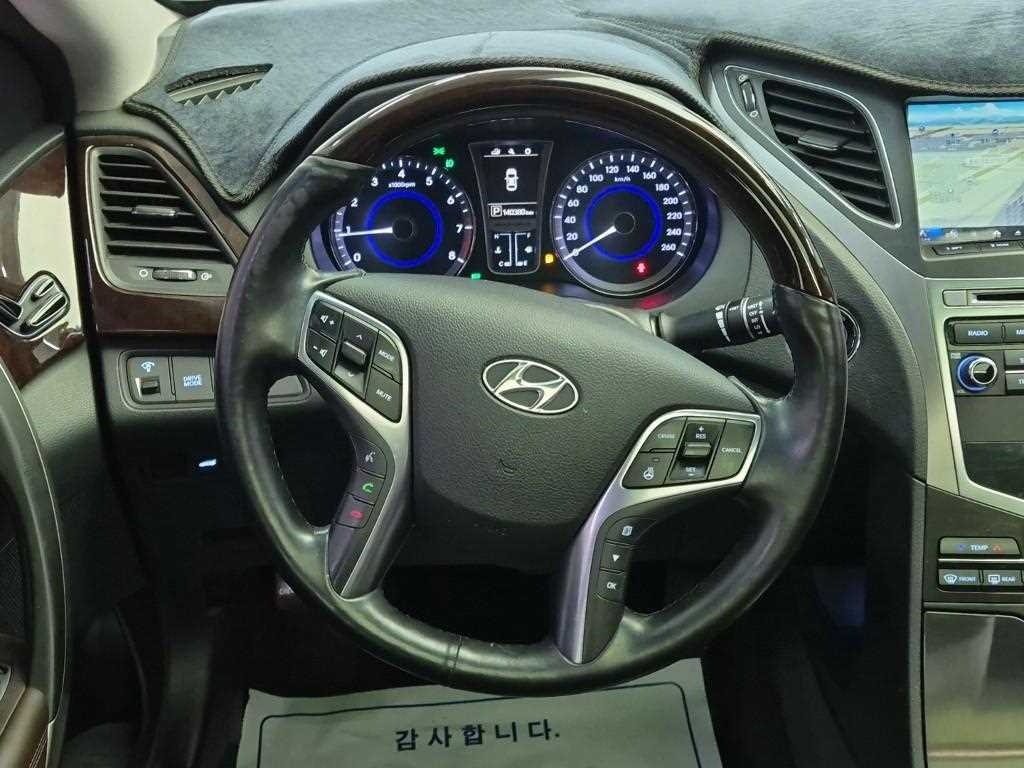HYUNDAI Grandeur - Vista 9