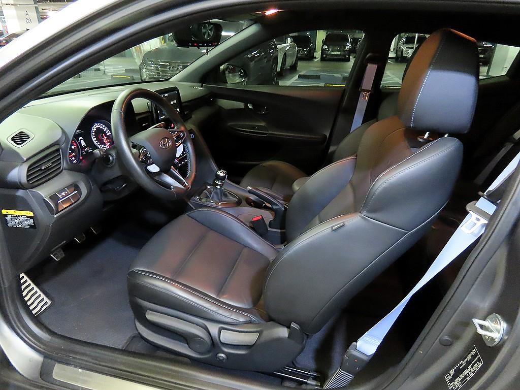 HYUNDAI Veloster - Vista 6