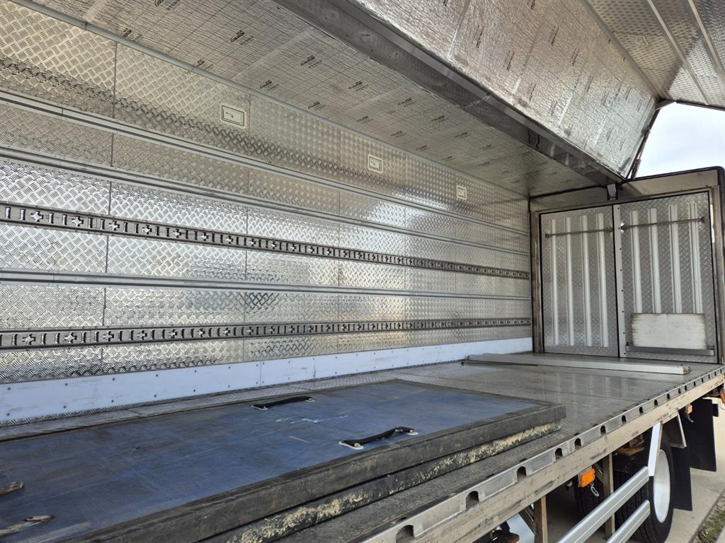 medium and large cargo truck - Vista 12