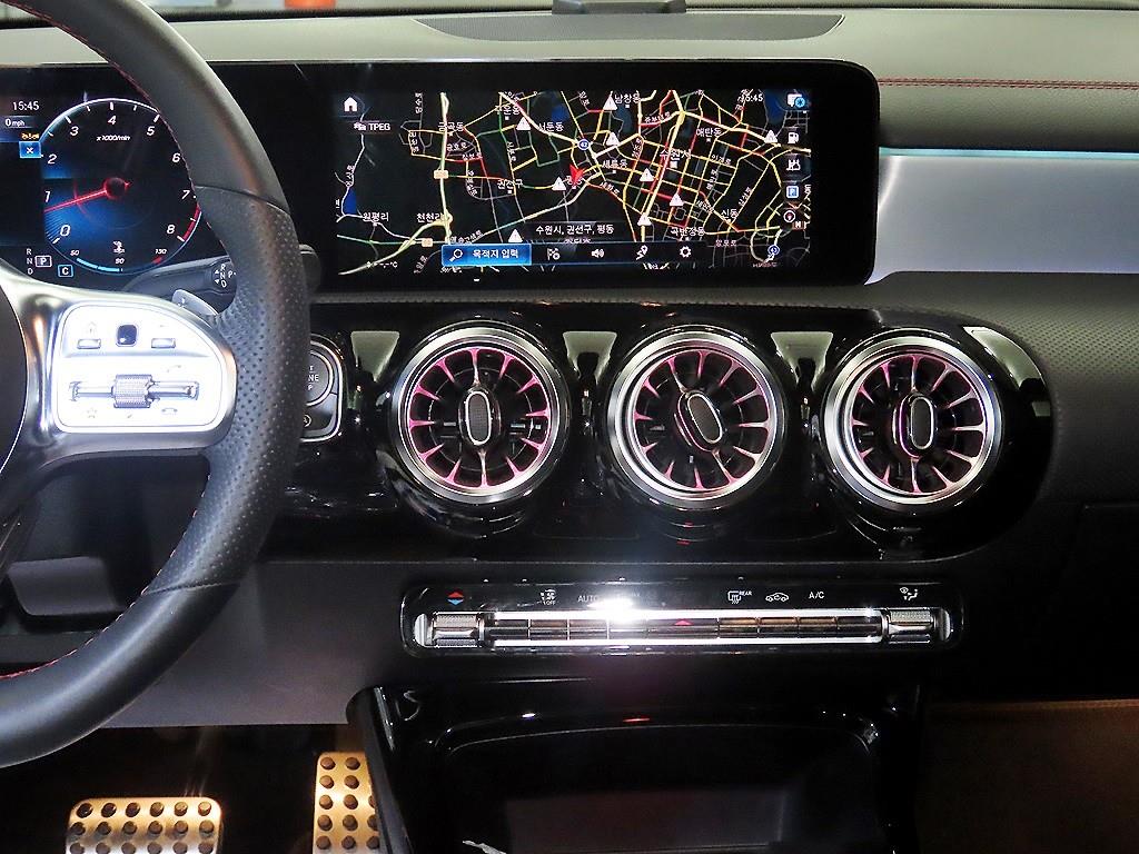Mercedes Benz CLA Class - Vista 11