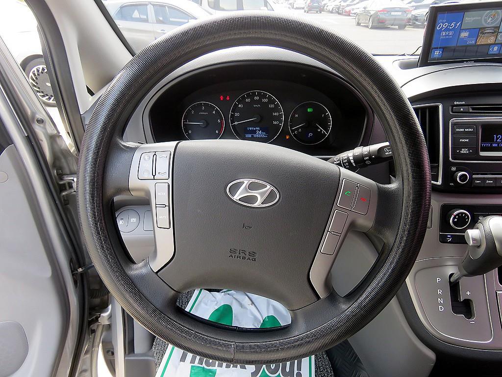 HYUNDAI Starex - Vista 9