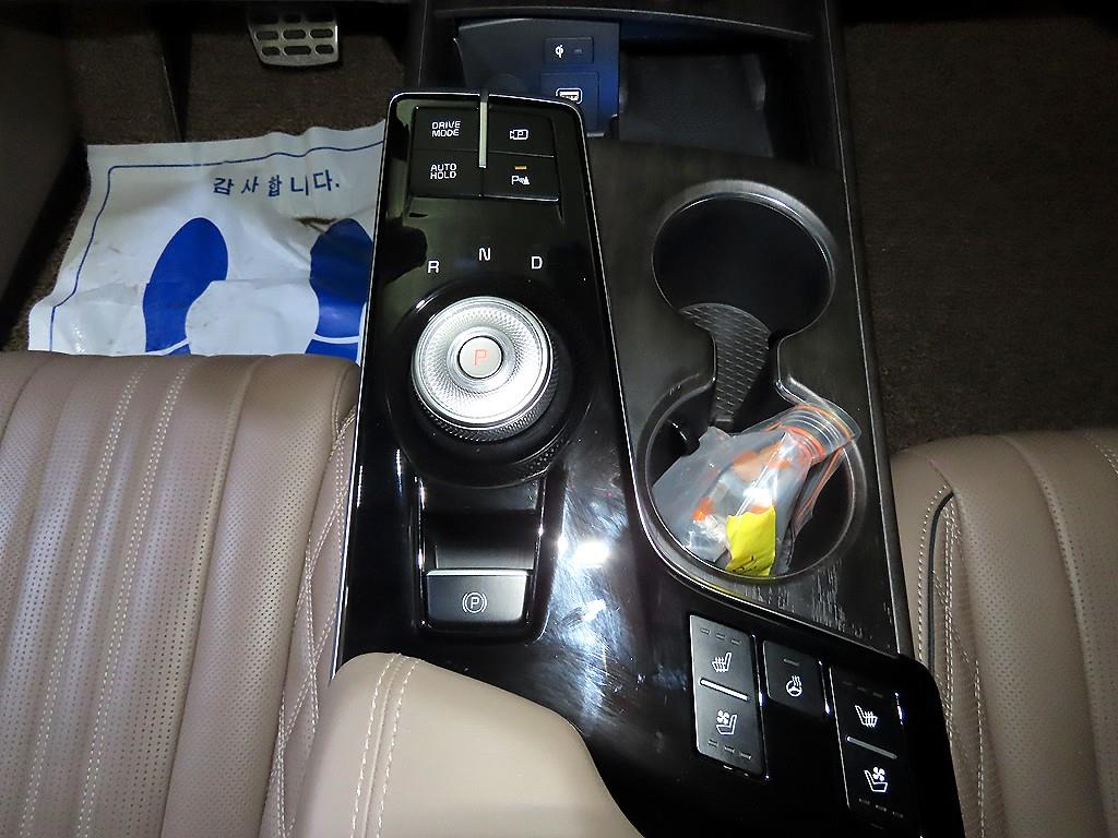 KIA K8 - Vista 12