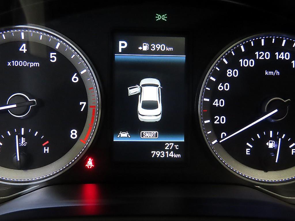 HYUNDAI Grandeur - Vista 9