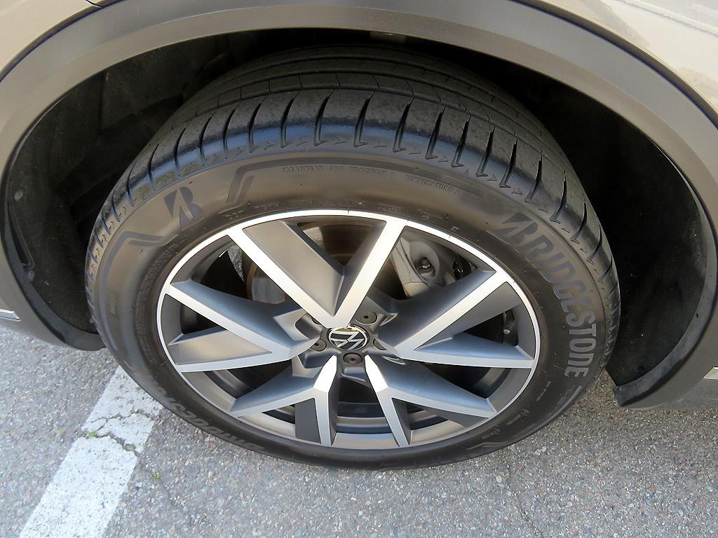 Volkswagen Touareg 2023 Gris - Importación desde Corea - HF Imports Iquique - Foto 20