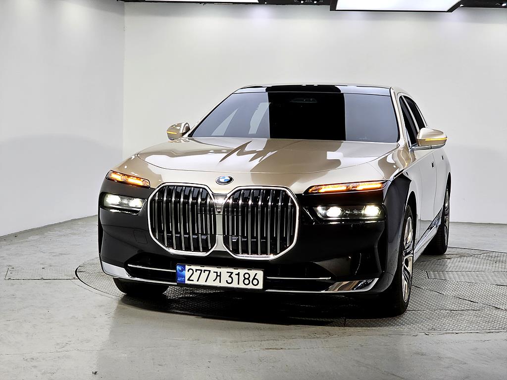 BMW 7 Series 2023 Negro - Importación desde Corea - HF Imports Iquique - Foto 1