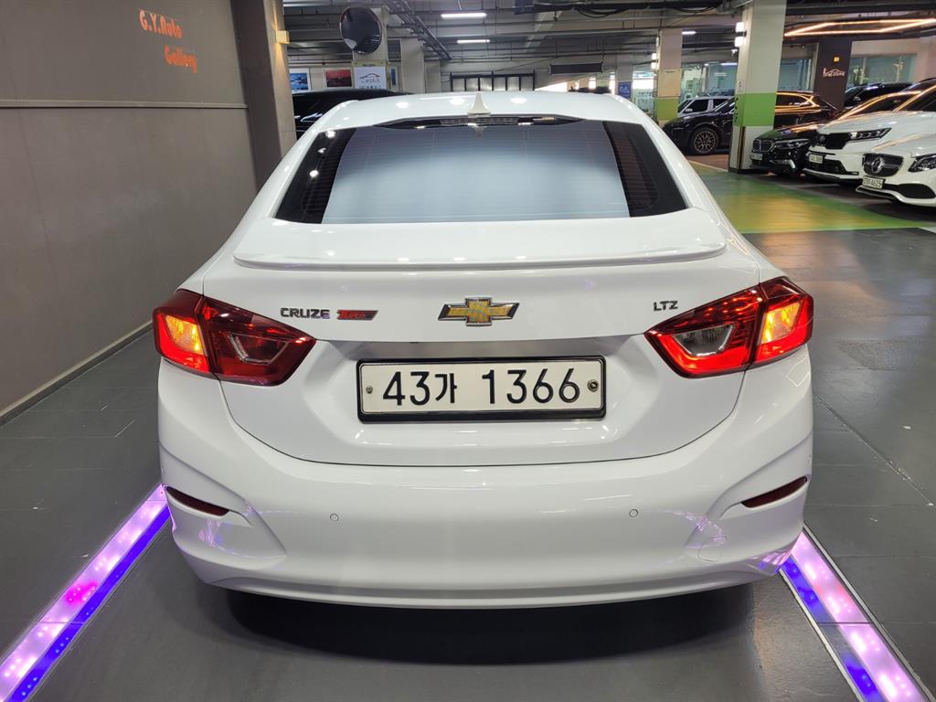 Chevrolet Cruise - Vista 4