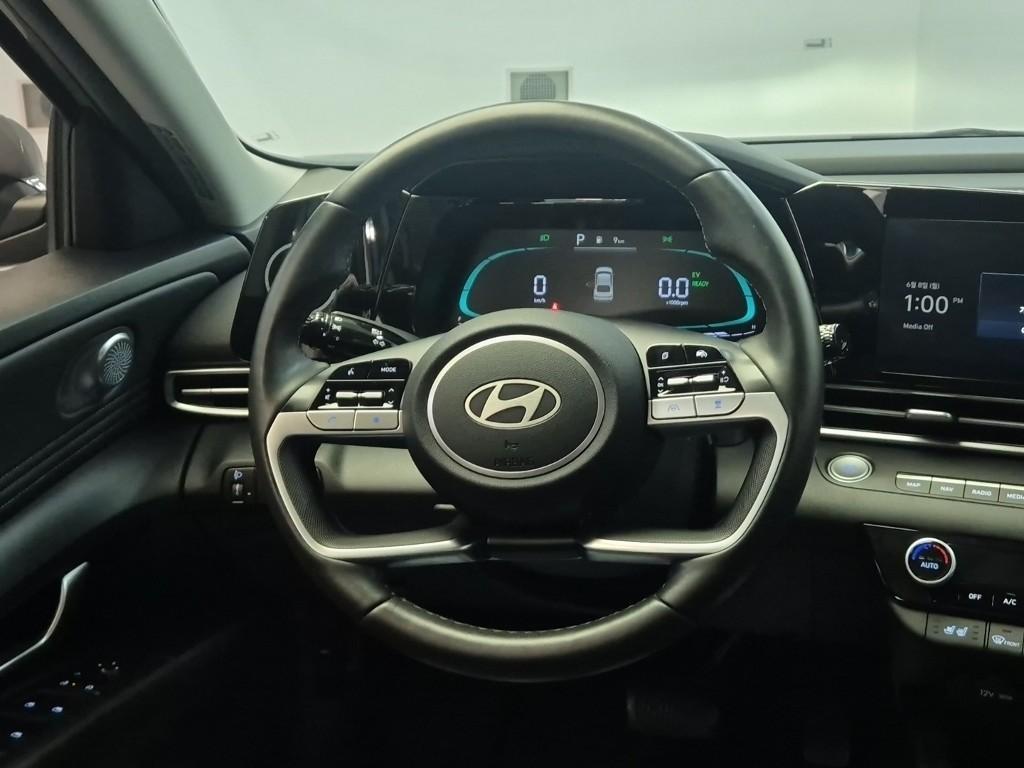 HYUNDAI Avante - Vista 12