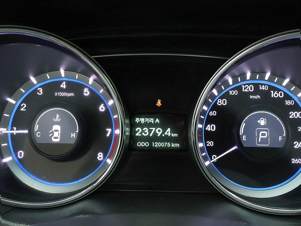 HYUNDAI Sonata - Vista 11