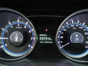 HYUNDAI Sonata - Vista 12