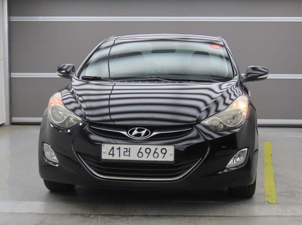 HYUNDAI Avante - Vista 2