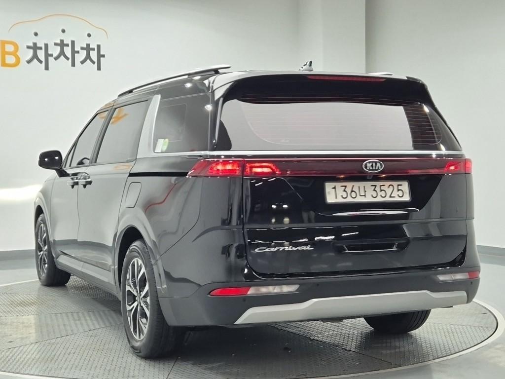 KIA Carnival - Vista 2