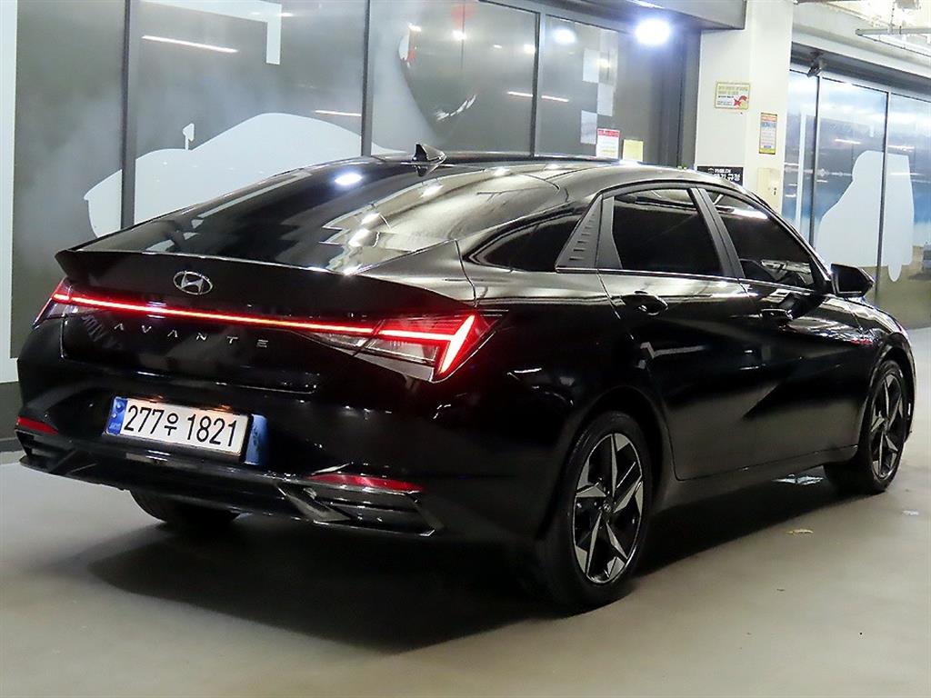 HYUNDAI Avante - Vista 4