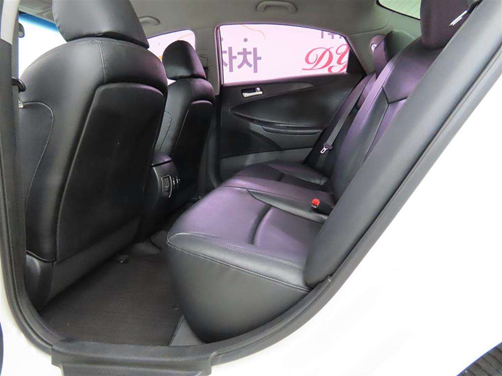 HYUNDAI Sonata - Vista 6